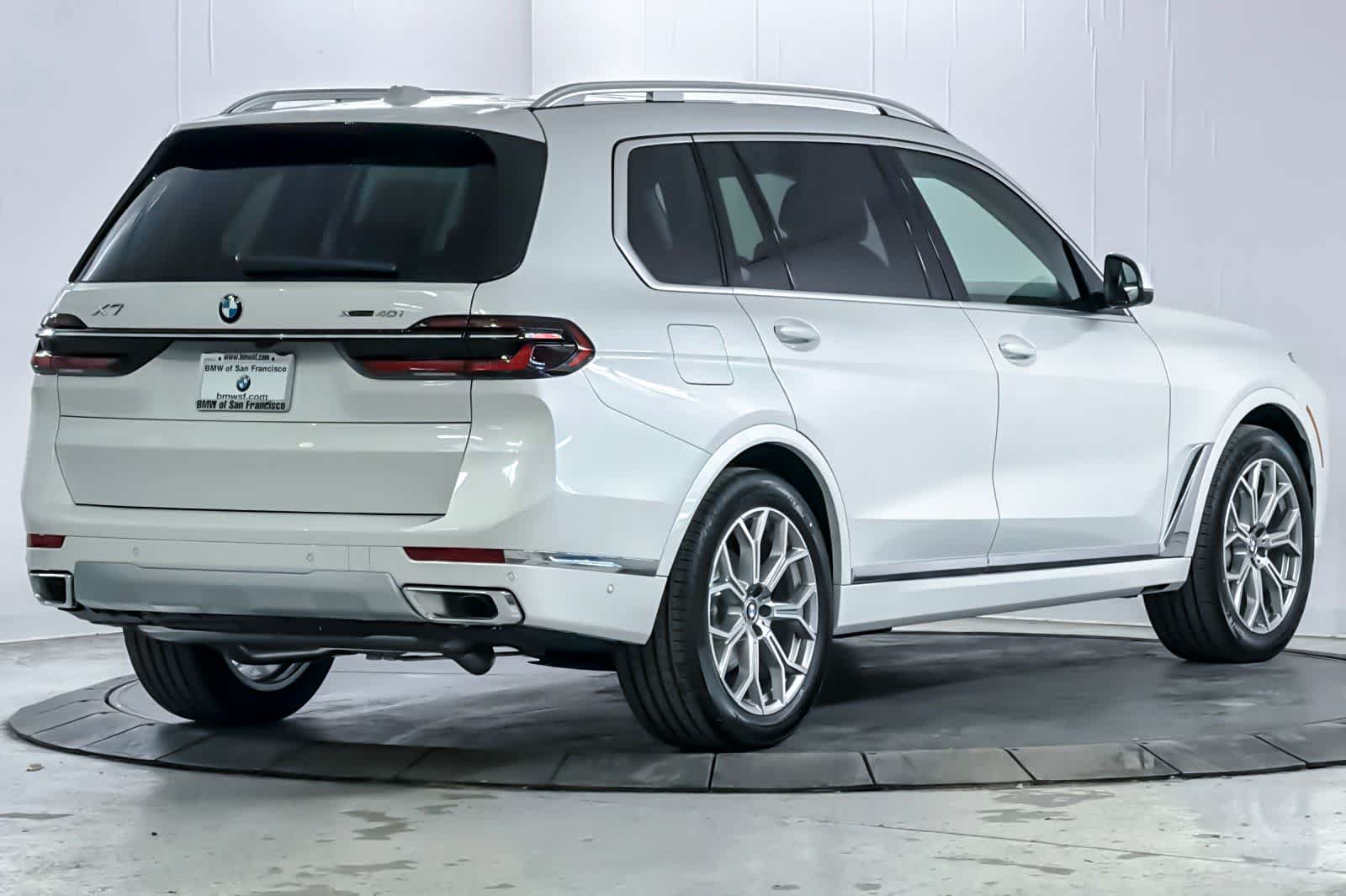 Used 2026 BMW X7 xDrive40i AWD/4WD image 2