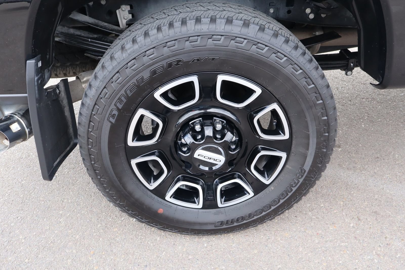 Used 2025 Ford F350 Platinum AWD/4WD image 11