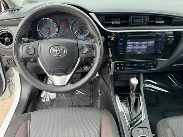 Used 2017 Toyota Corolla LE w/ Carpet Mat Package (TMS) FWD image 15
