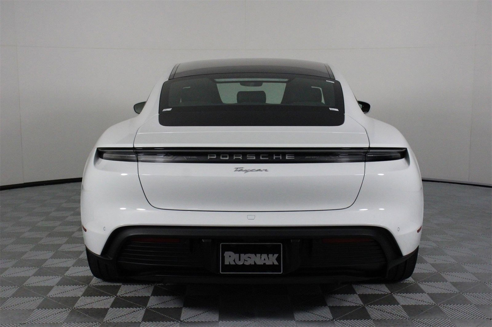 Used 2025 Porsche Taycan image 6