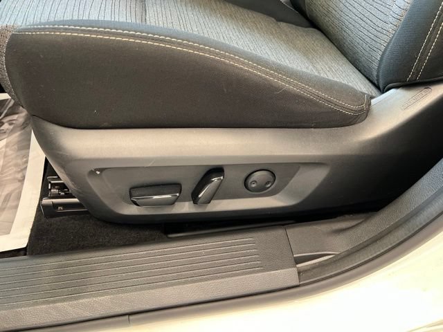 Used 2022 Nissan Rogue SV AWD/4WD image 9