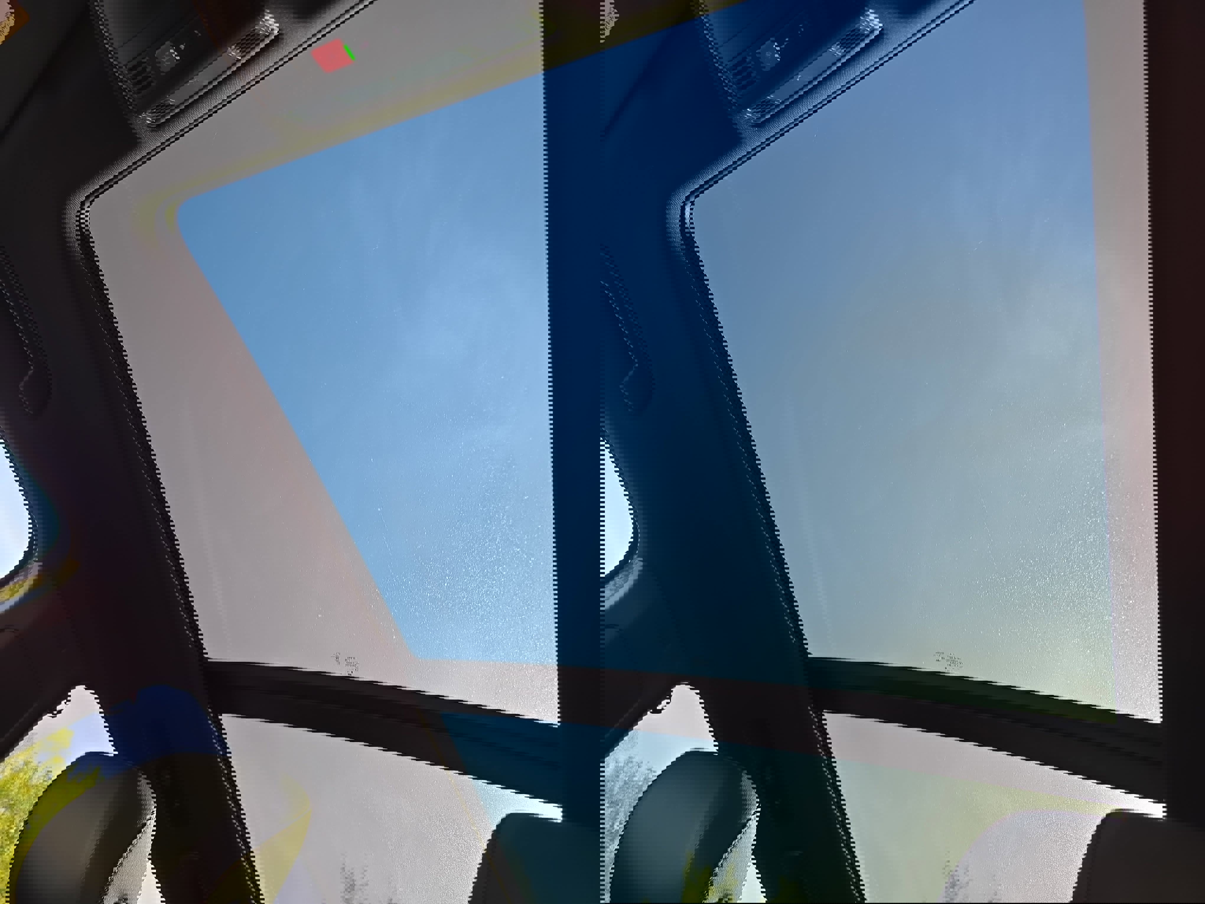 Used 2024 Volkswagen Tiguan SE R-Line image 30