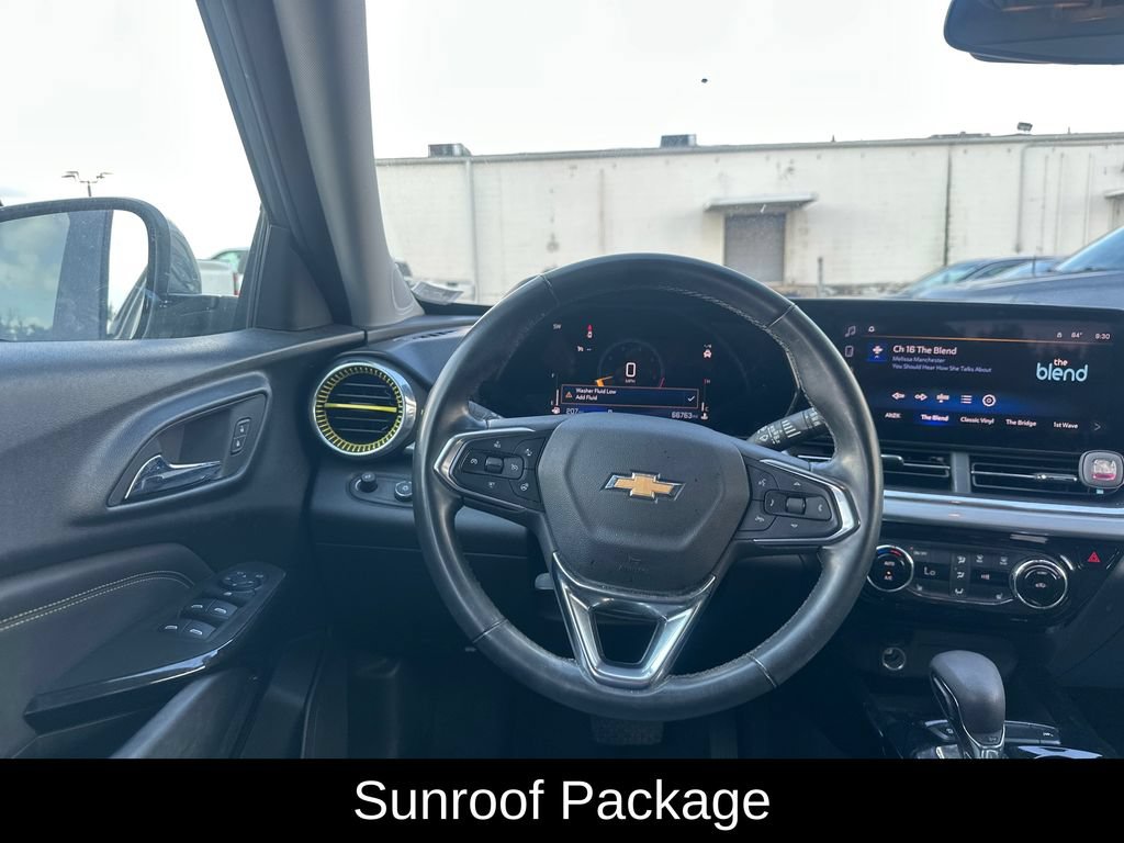 Used 2024 Chevrolet Trax LT FWD image 15