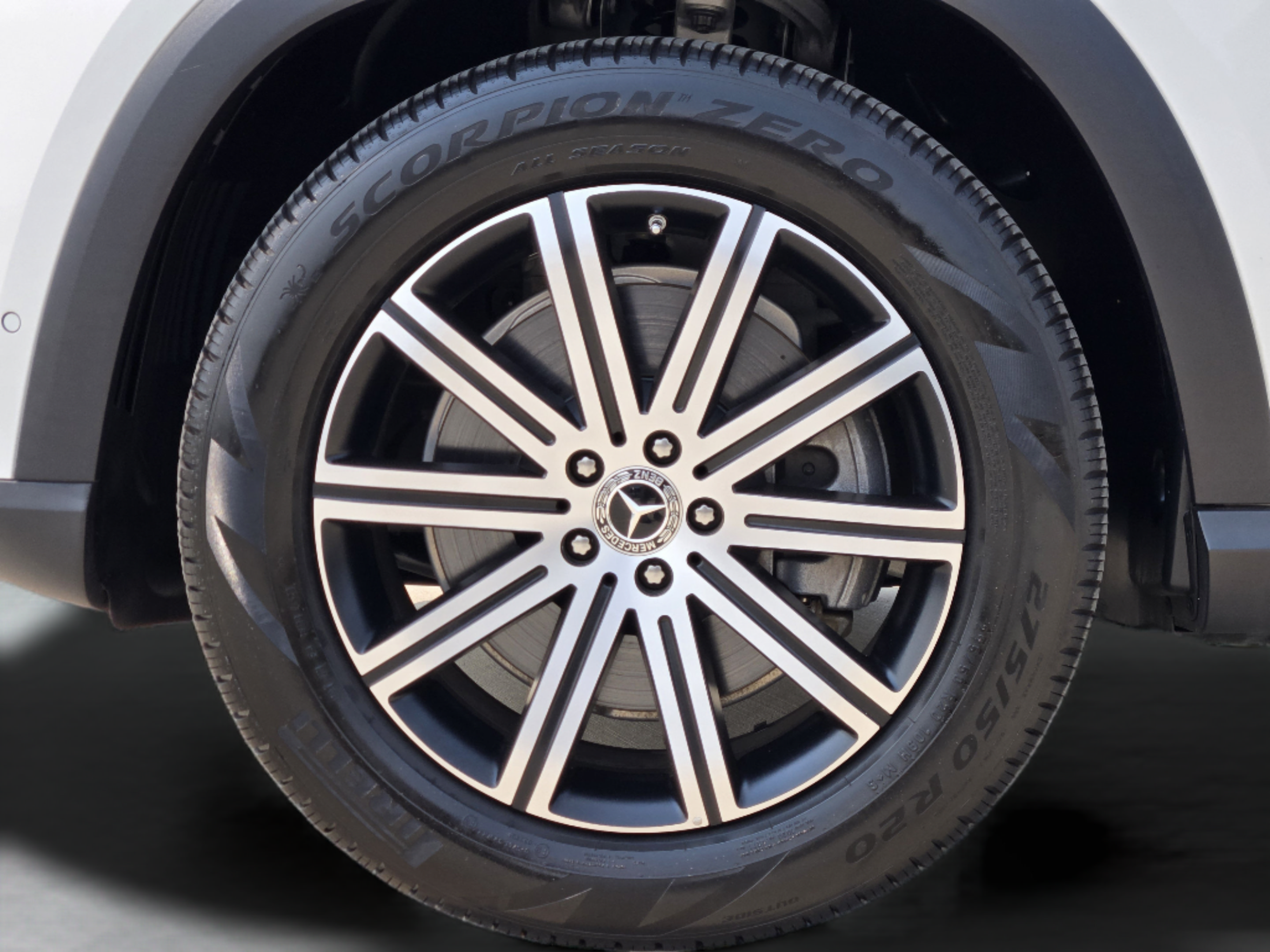 Used 2024 Mercedes-Benz GLE 450 4MATIC image 34