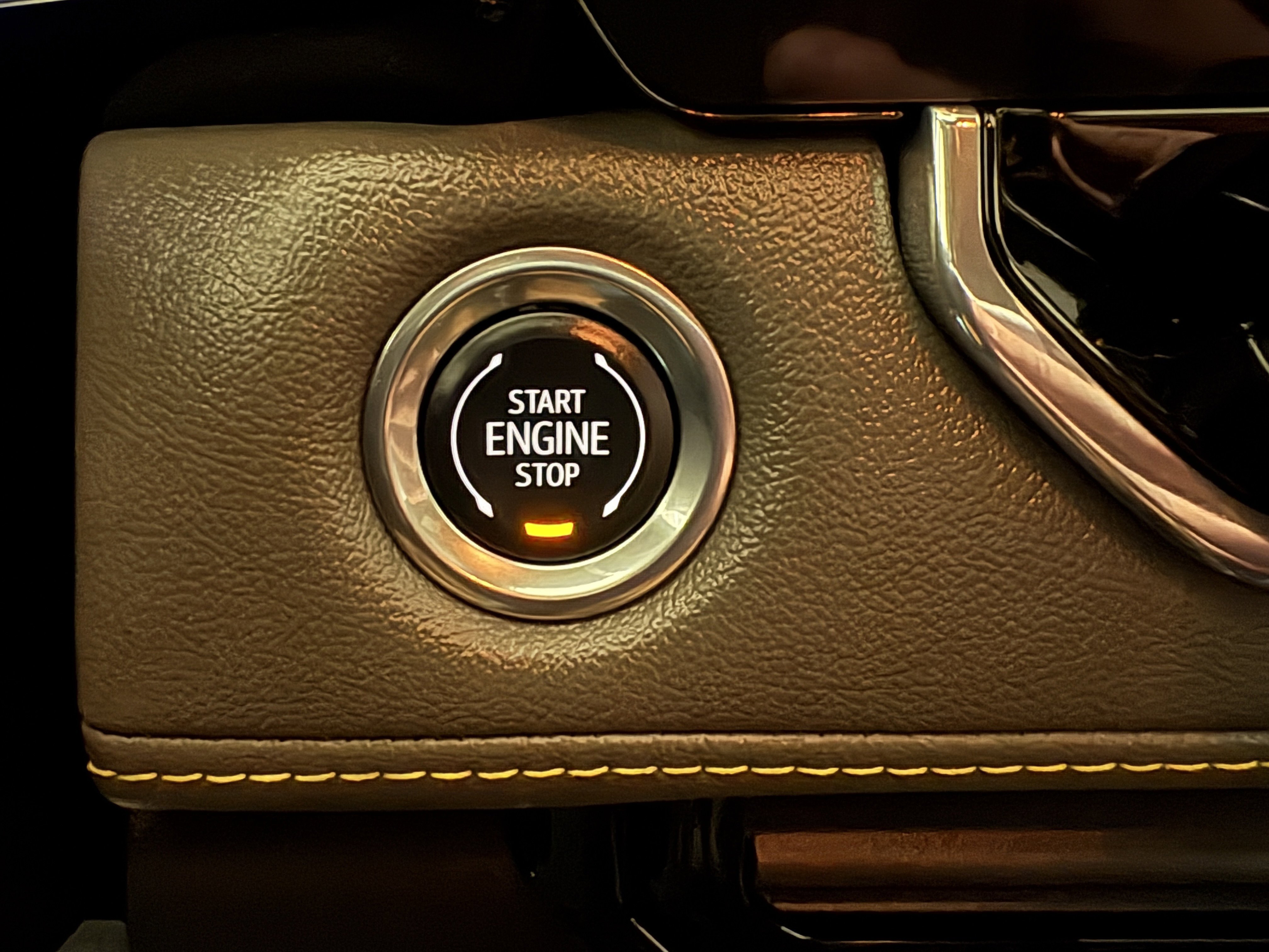 Used 2025 Chevrolet Colorado ZR2 w/ Midnight Edition image 14