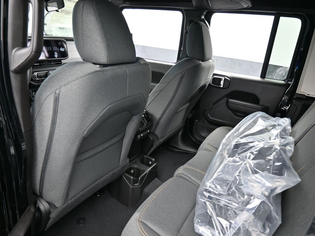 Used 2025 Jeep Wrangler Willys AWD/4WD image 29