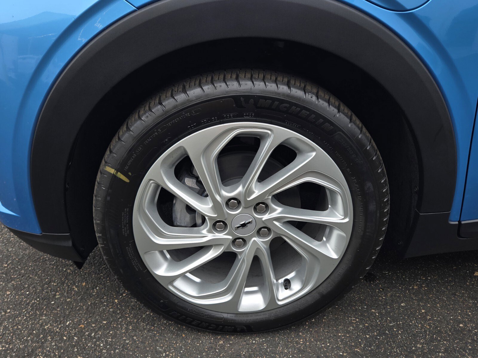 New 2027 Chevrolet Bolt LT w/ Comfort Package image 4