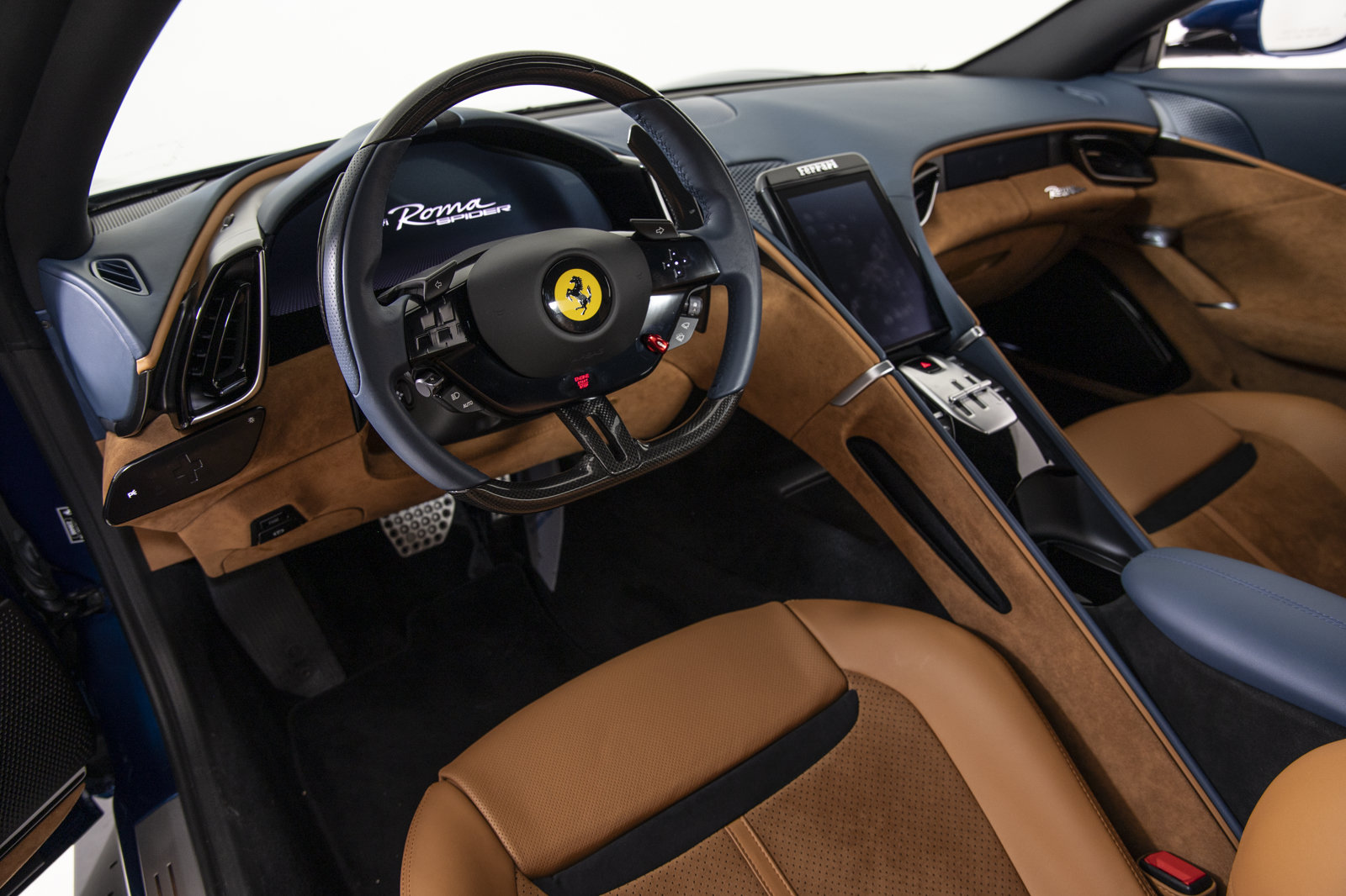 Certified 2025 Ferrari Roma Spider RWD image 4