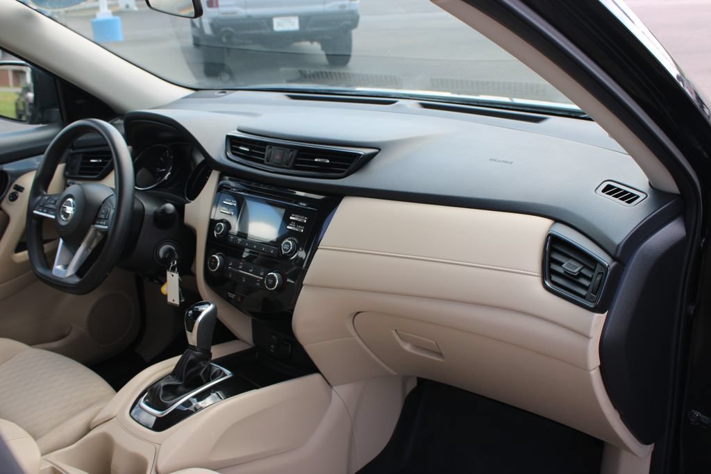 Used 2017 Nissan Rogue S FWD image 26