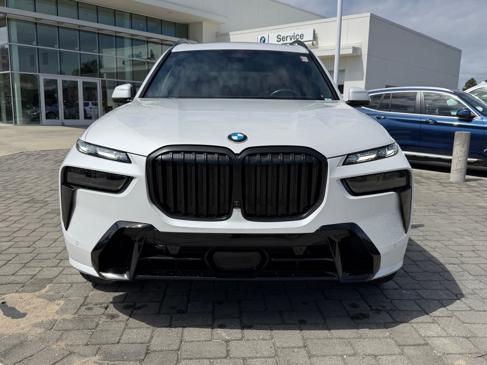 Used 2024 BMW X7 xDrive40i w/ Executive Package image 6