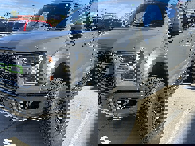 Used 2018 Ford F150 Raptor w/ Equipment Group 802A Luxury image 10