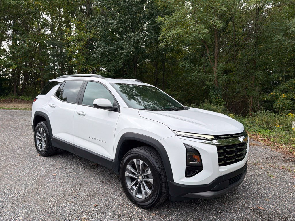 Used 2025 Chevrolet Equinox LT w/ Convenience Package II FWD image 1