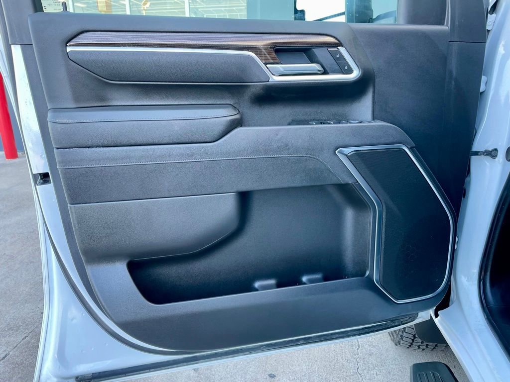 Used 2025 Chevrolet Silverado 3500 LT w/ Safety Package image 13