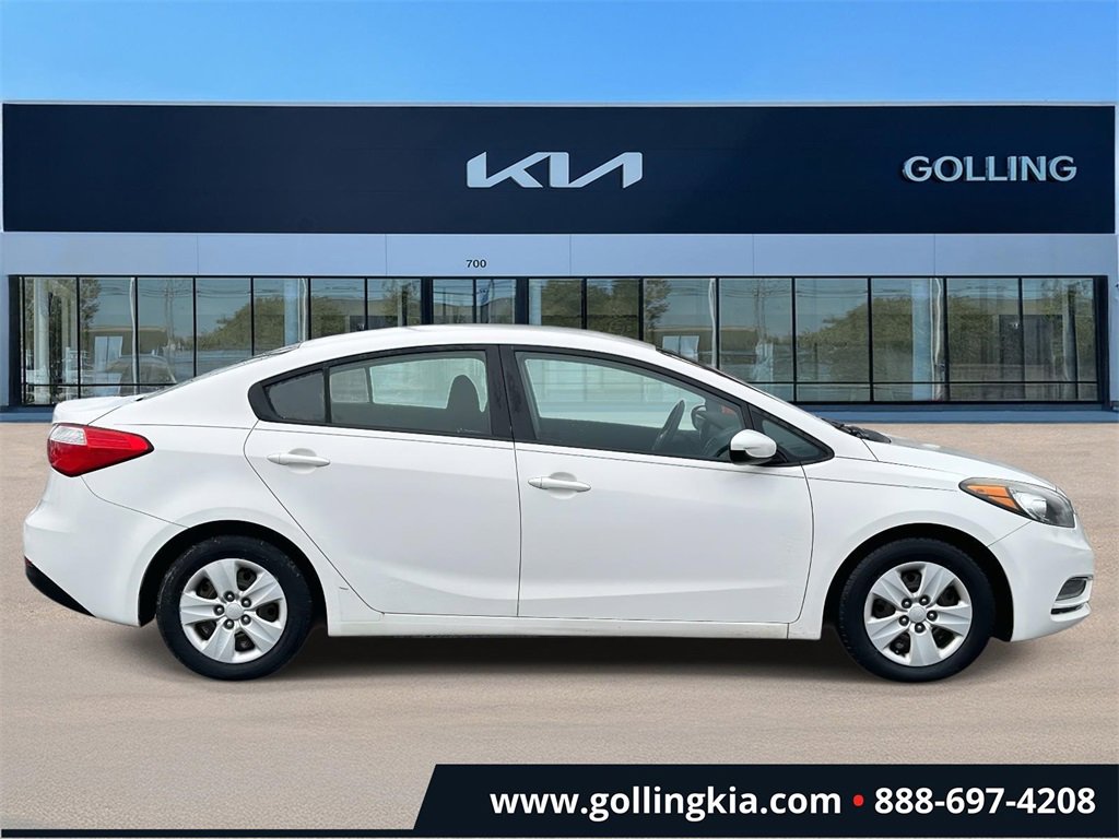 Used 2016 Kia Forte LX image 2