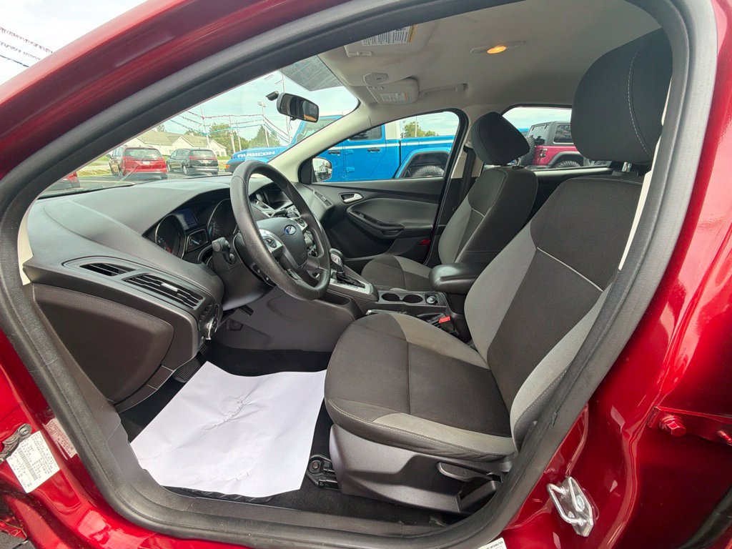 Used 2014 Ford Focus SE FWD image 23