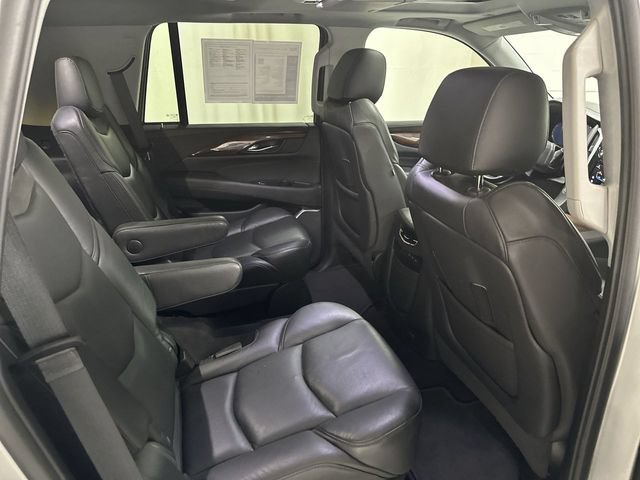 Used 2020 Cadillac Escalade Premium Luxury AWD/4WD image 17