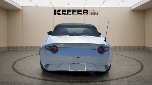 Used 2019 MAZDA MX-5 Miata Sport w/ I-ACTIVSENSE Sport Package image 4