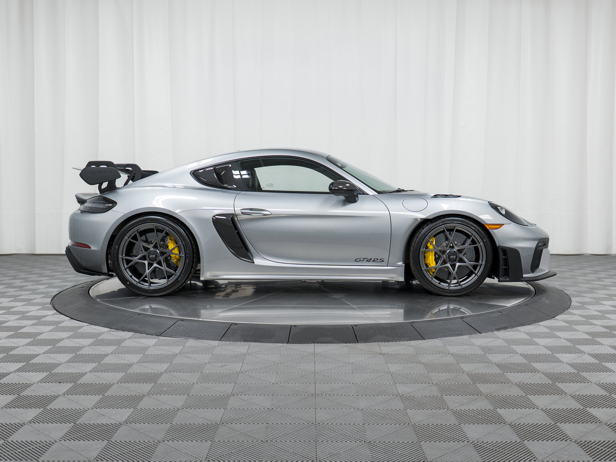 Used 2025 Porsche 718 Cayman GT4 RS image 8