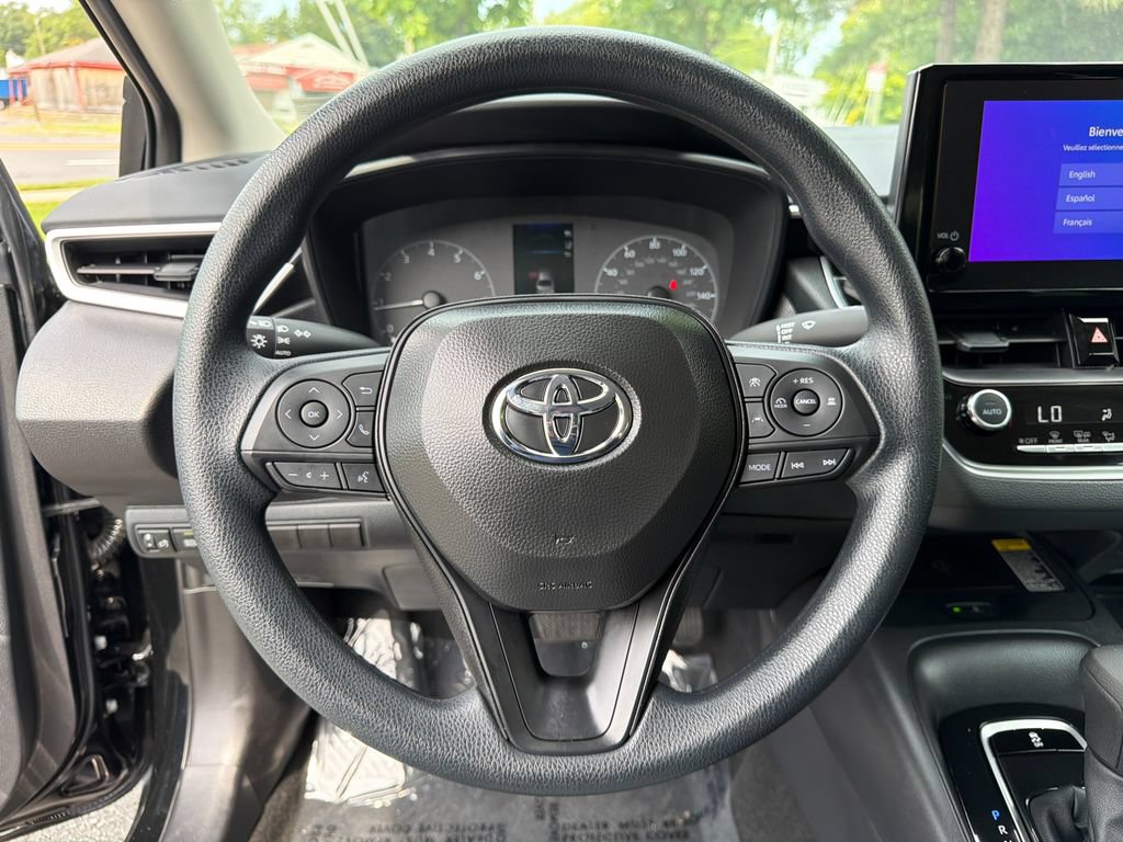 Used 2025 Toyota Corolla LE w/ LE Premium Package FWD image 25