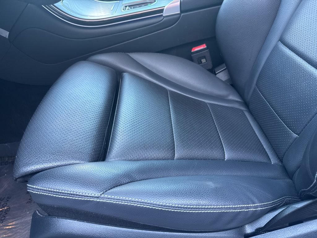 Used 2023 Mercedes-Benz GLC 300 4MATIC Coupe image 32