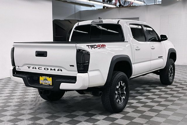 Used 2020 Toyota Tacoma TRD Off-Road AWD/4WD image 13