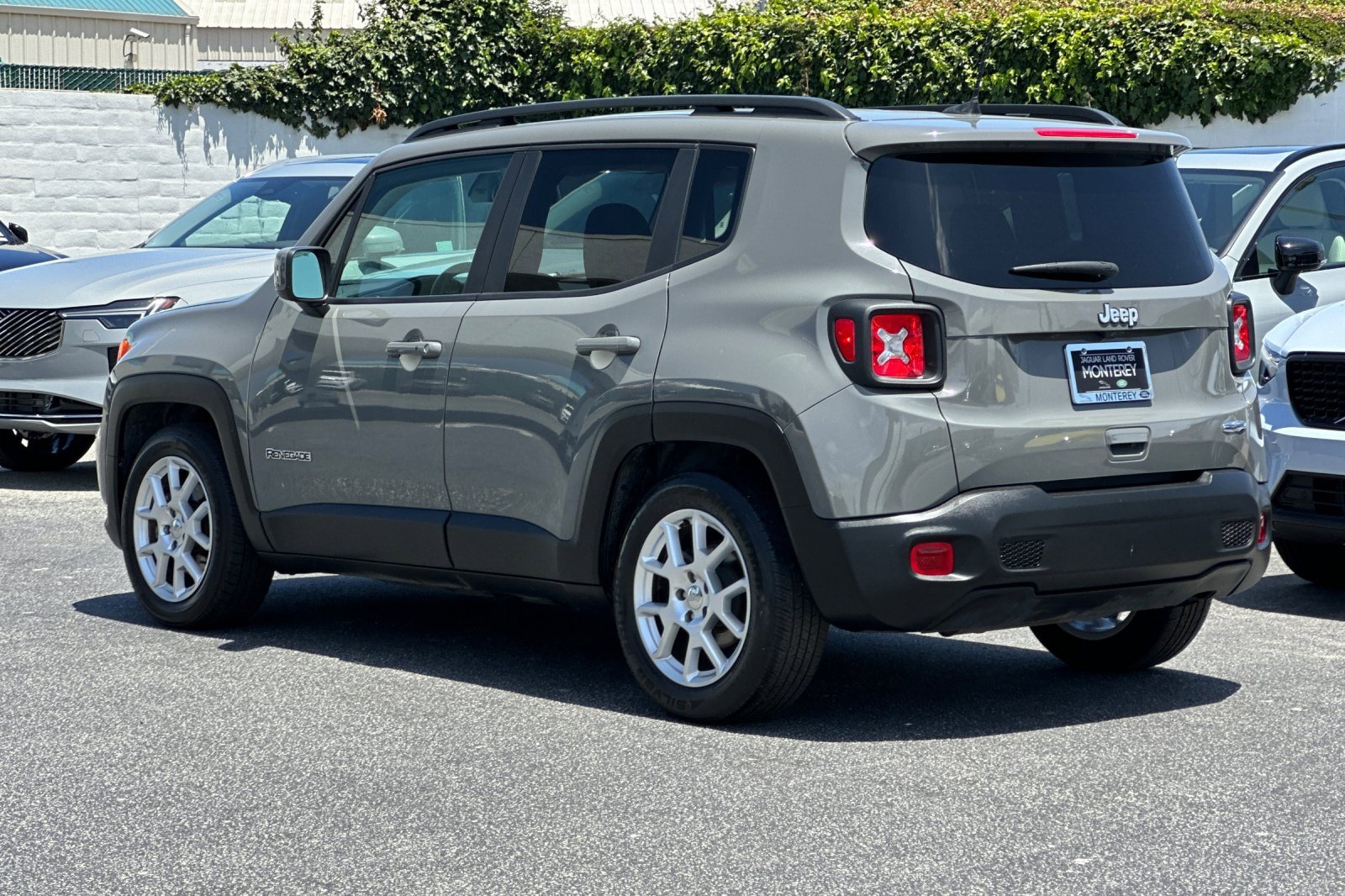 Used 2021 Jeep Renegade Latitude w/ Convenience Group image 3
