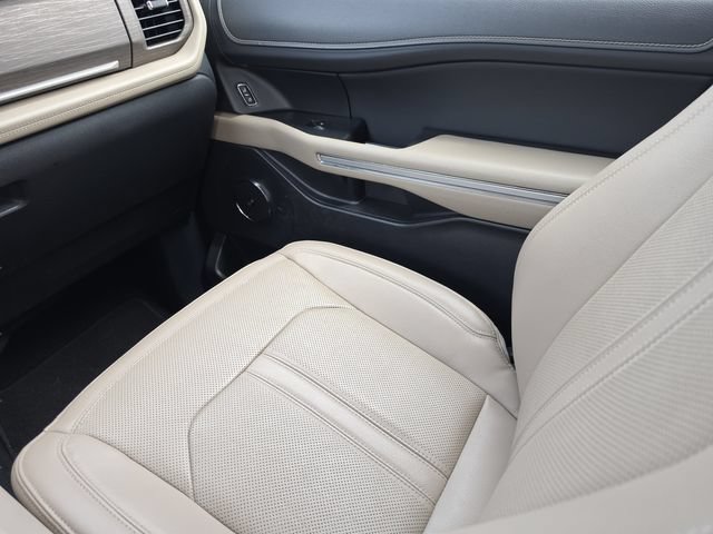 Used 2024 Ford Expedition Max Limited AWD/4WD image 19