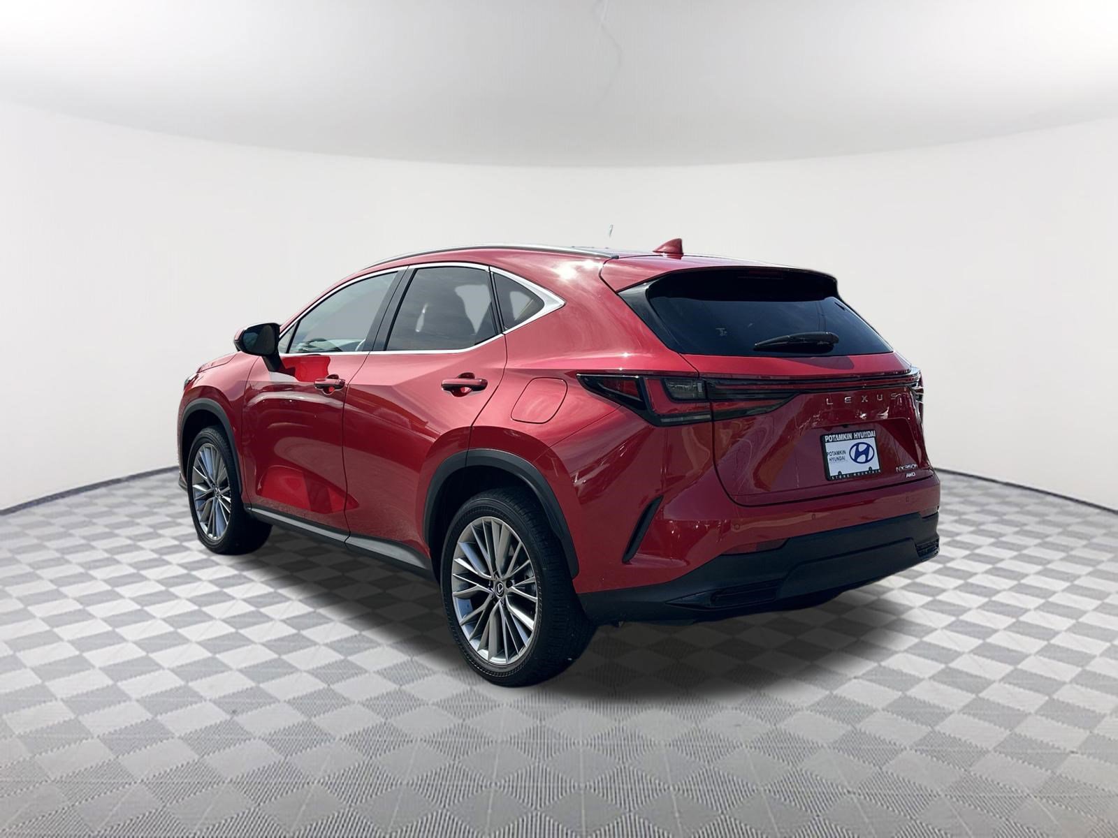 Used 2025 Lexus NX 350h AWD w/ Premium Package image 7