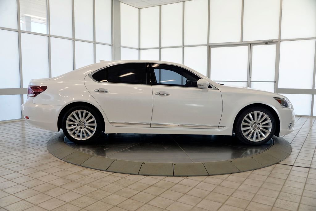 Used 2017 Lexus LS 460 AWD w/ Comfort Package image 9