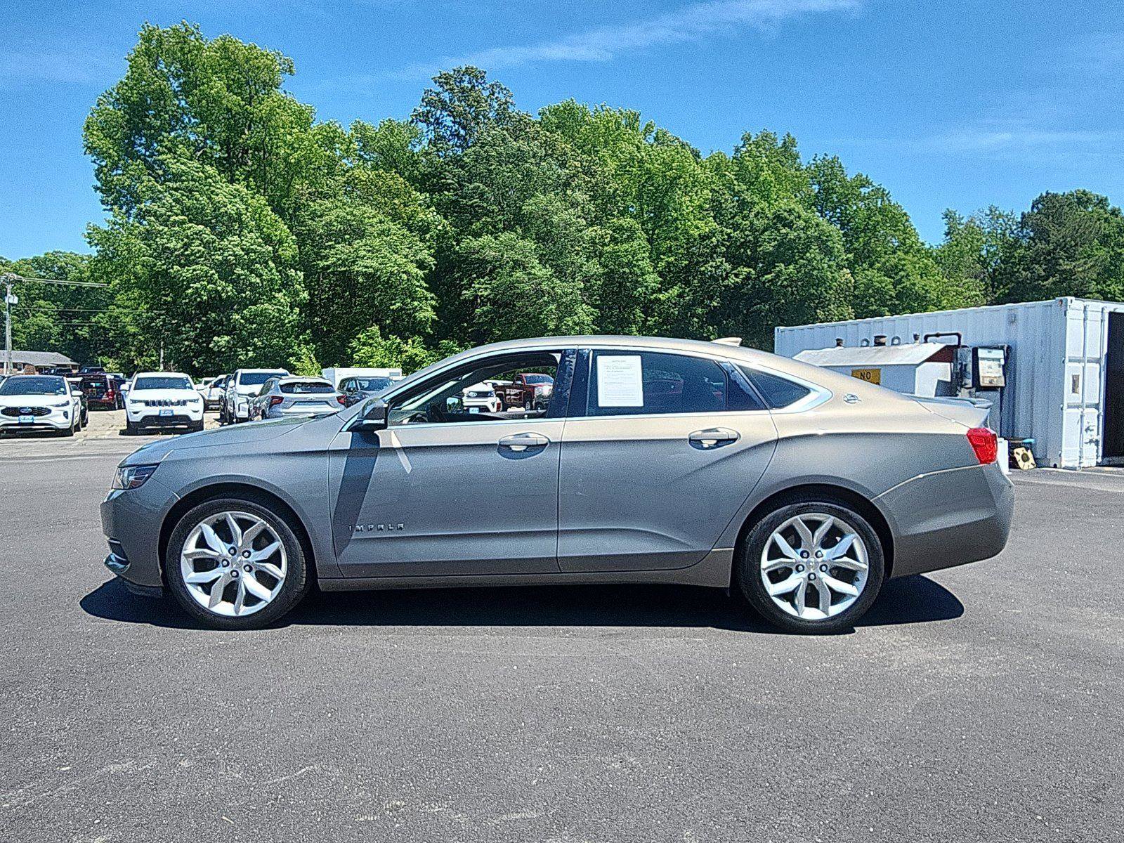Used 2017 Chevrolet Impala LT w/ Leather Package FWD image 2