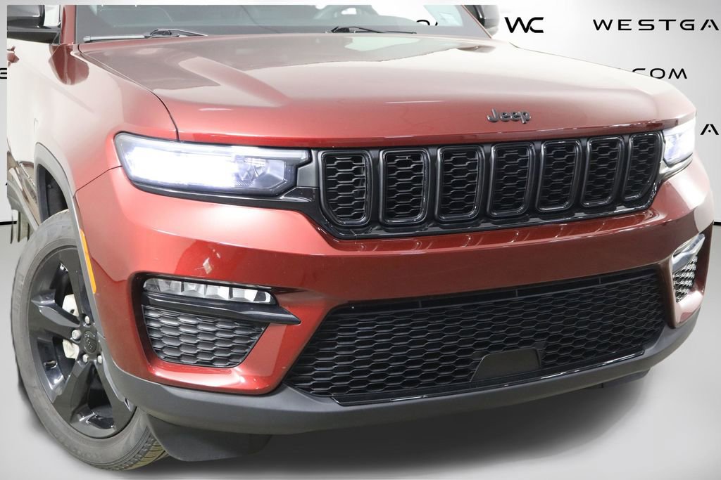 Used 2023 Jeep Grand Cherokee Limited w/ Black Appearance Package image 43