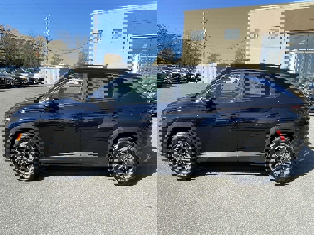 New 2025 Hyundai Tucson SEL image 2