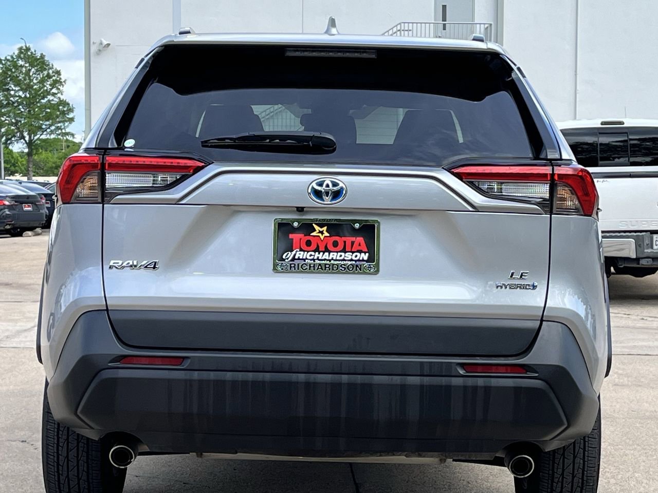 Used 2024 Toyota RAV4 LE AWD/4WD image 4