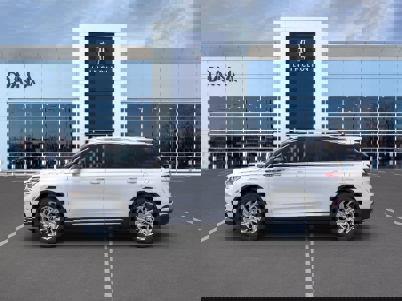 New 2024 Lincoln Corsair FWD image 3