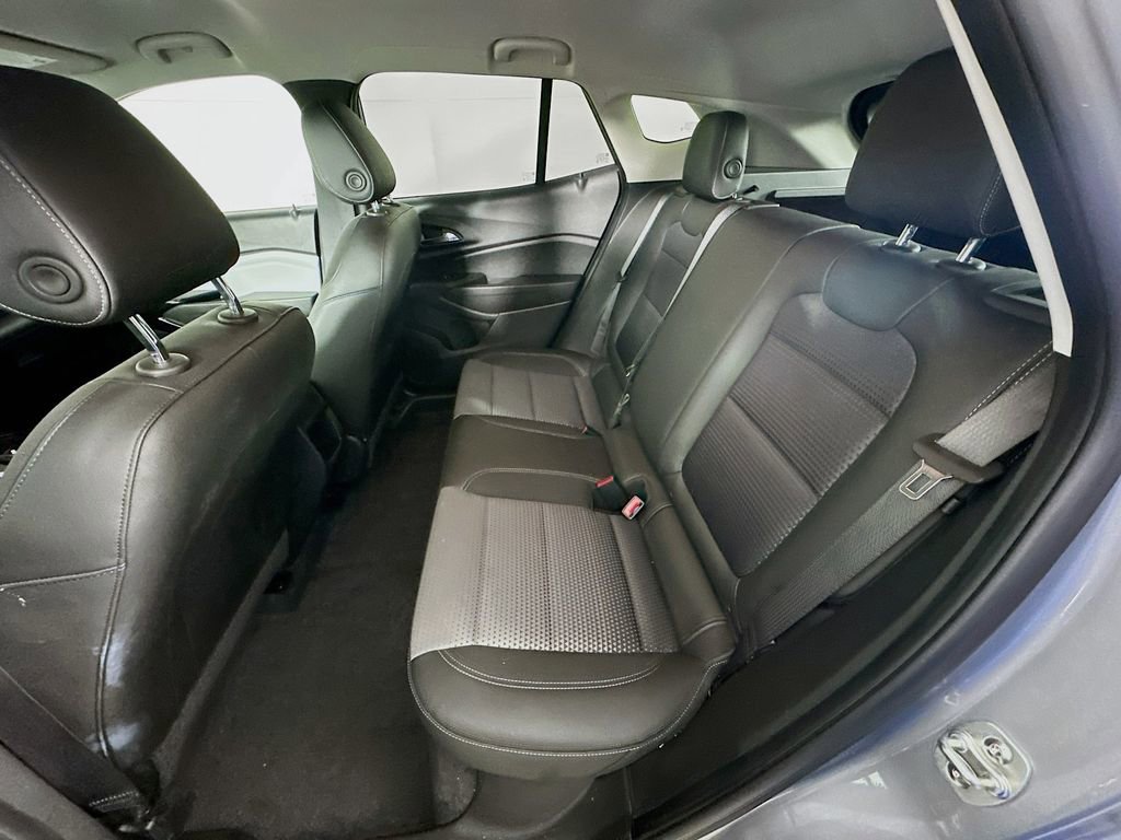Used 2025 Chevrolet Trax LT image 29