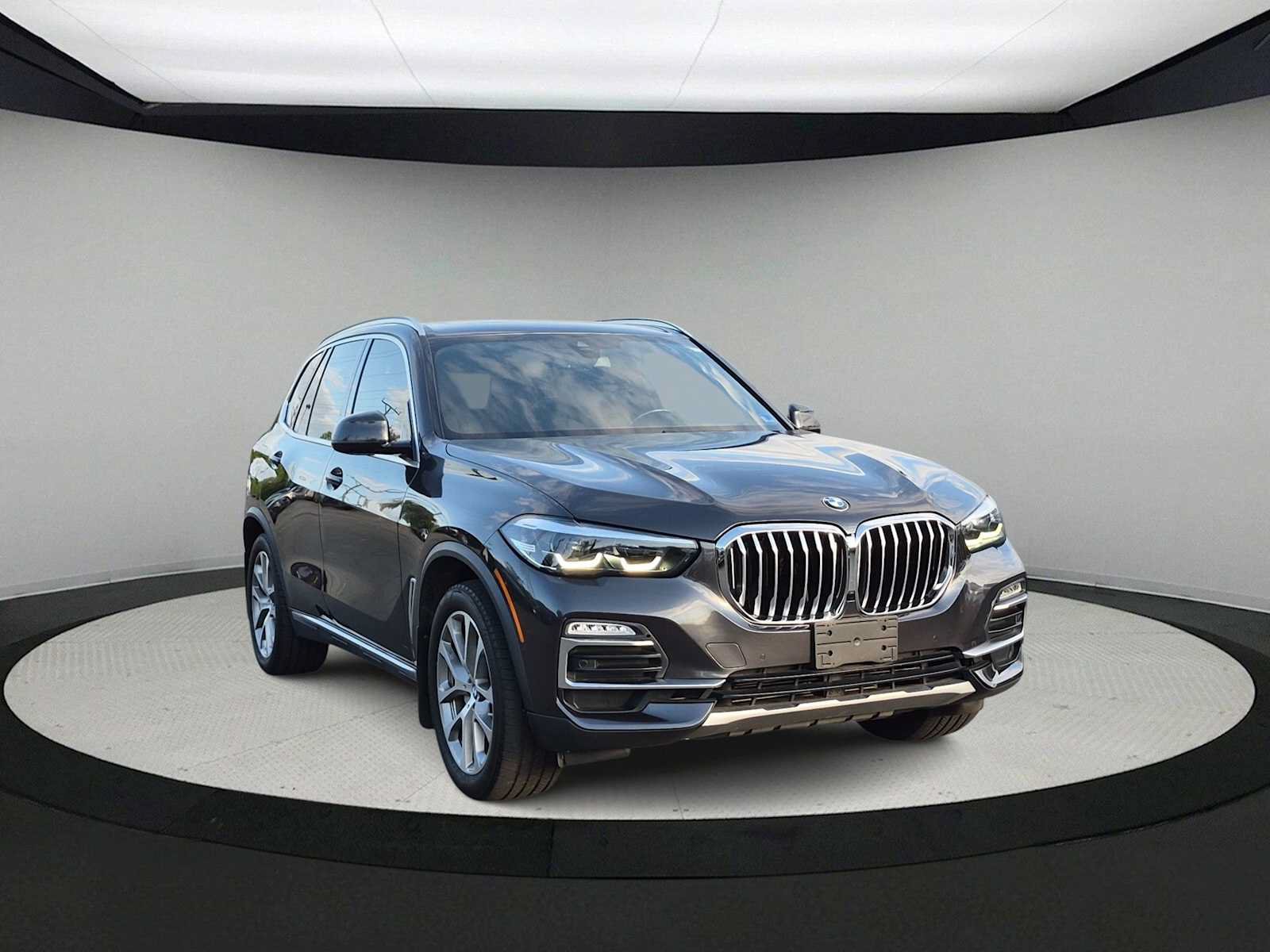 Used 2019 BMW X5 xDrive40i w/ Premium Package 2 AWD/4WD image 2