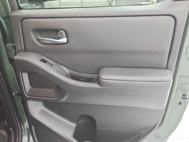 Used 2023 Nissan Frontier SV w/ SV Convenience Package RWD image 39