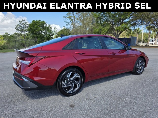 Used 2025 Hyundai Elantra SEL image 3