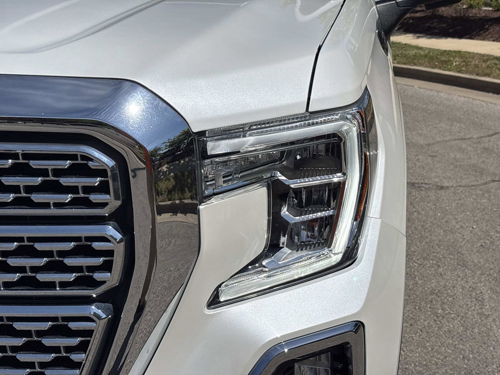 Certified 2021 GMC Sierra 1500 Denali w/ Denali Ultimate Package AWD/4WD image 11