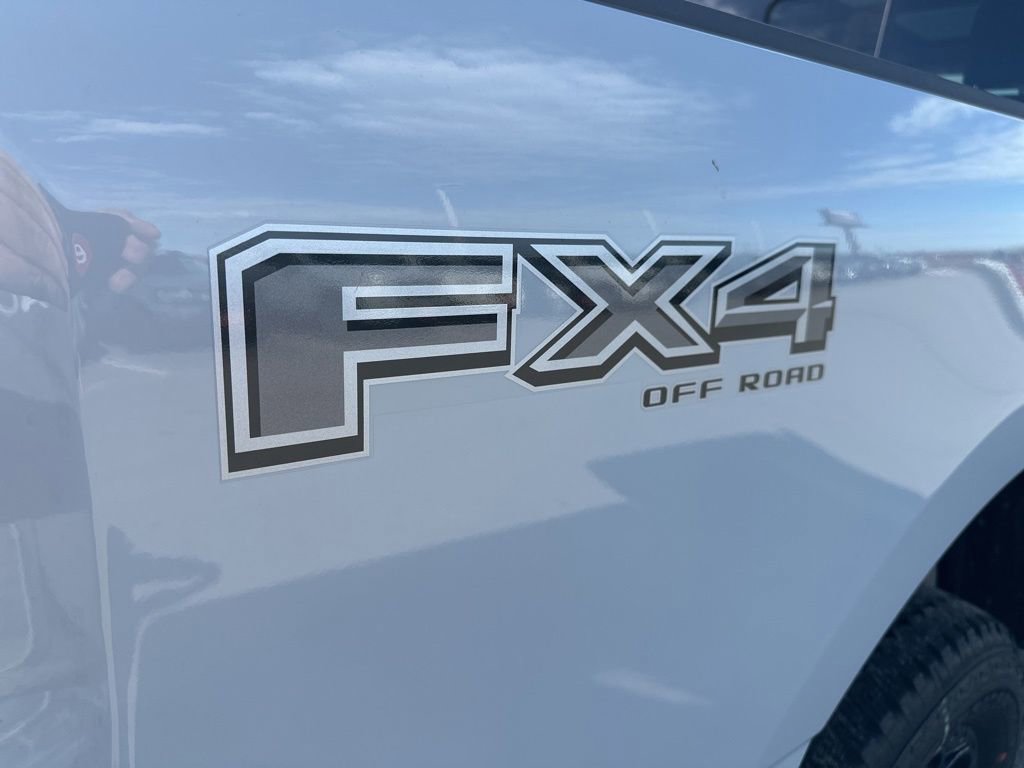 New 2026 Ford F250 Lariat w/ Black Appearance Package image 45