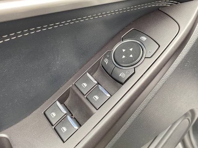 Used 2020 Ford Explorer XLT w/ Equipment Group 202A AWD/4WD image 19