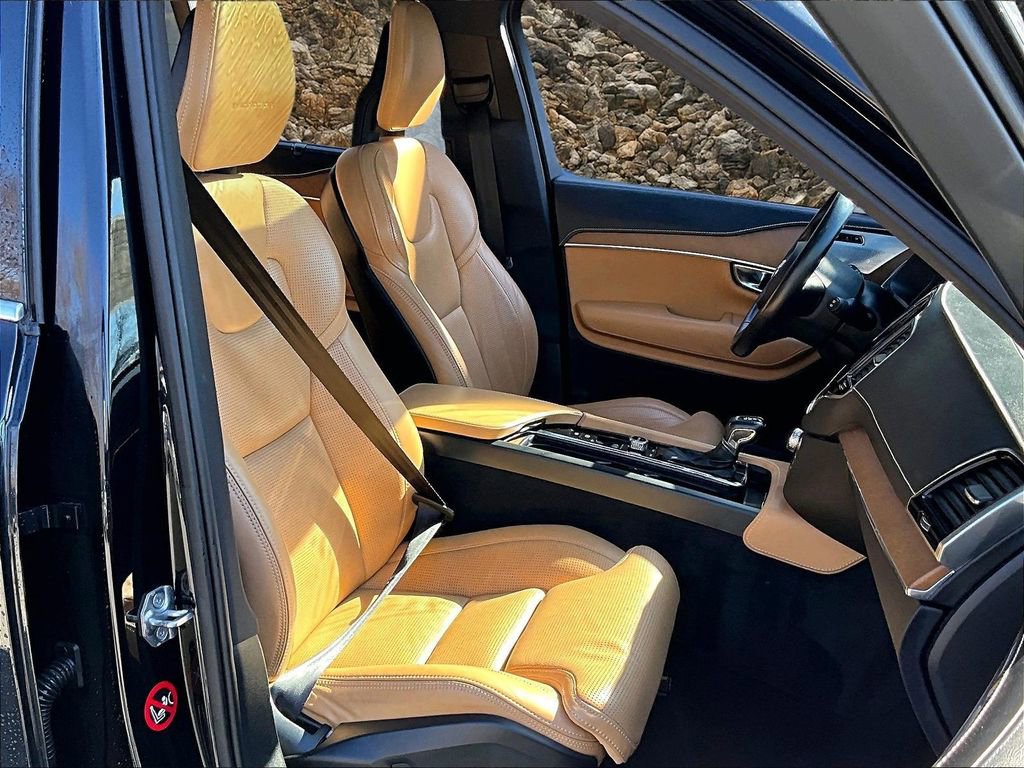 Used 2017 Volvo XC90 T6 Inscription w/ Vision Package image 5