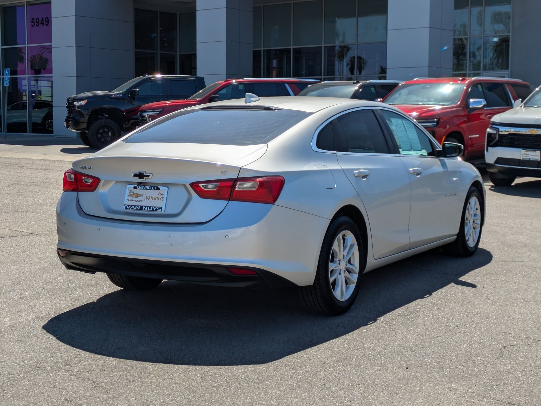 Used 2018 Chevrolet Malibu LT w/ Driver Confidence Package image 5