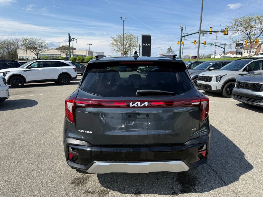 Certified 2024 Kia Seltos EX image 4