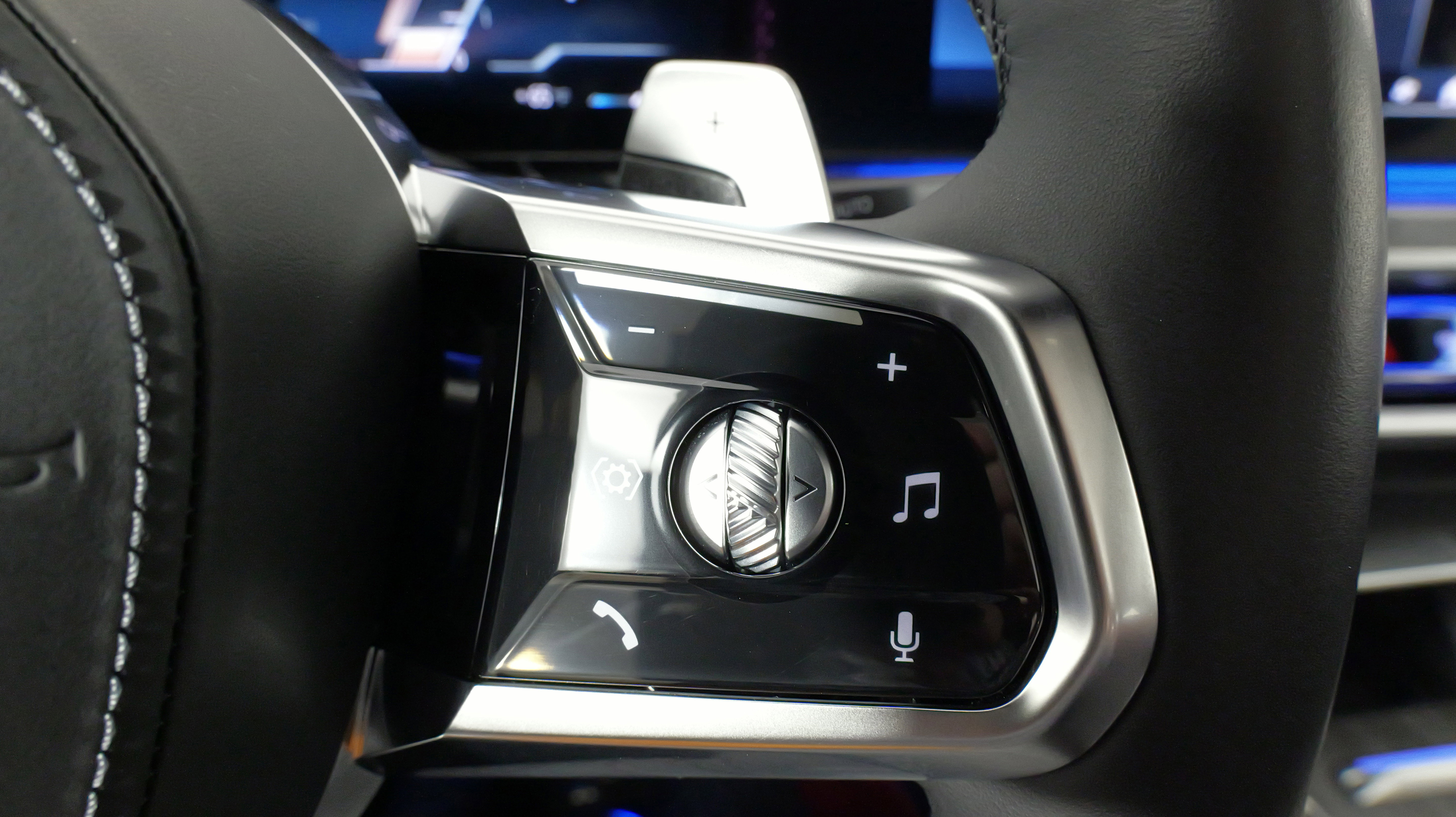 Used 2024 BMW 740i xDrive image 47