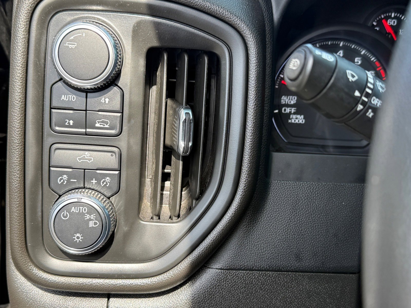 Used 2024 GMC Sierra 1500 Pro w/ Convenience Package image 22