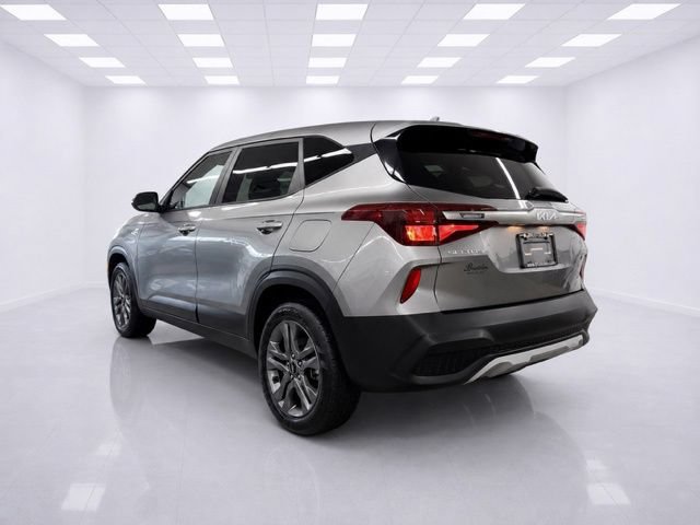Used 2023 Kia Seltos LX AWD/4WD image 5