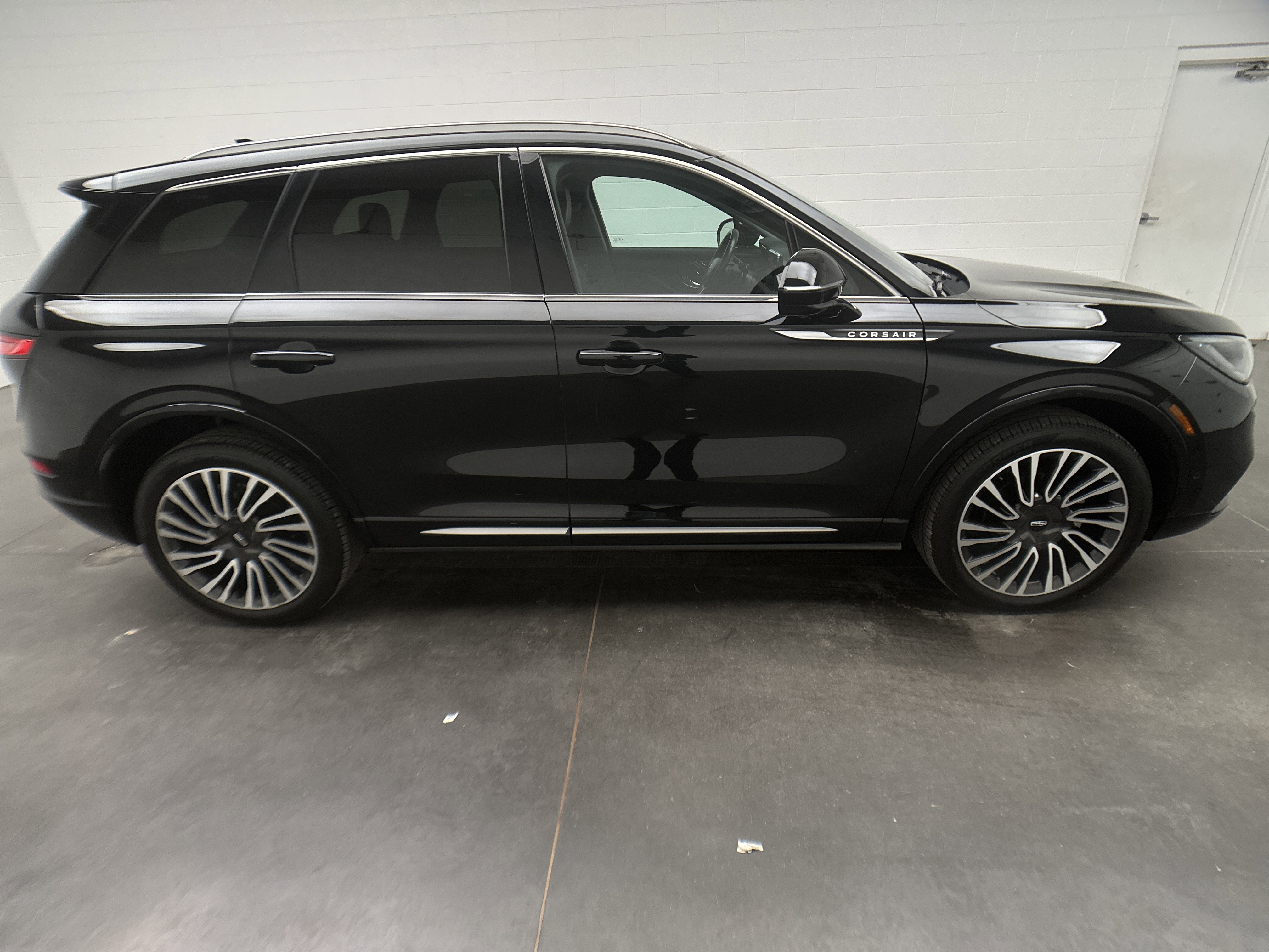 Used 2021 Lincoln Corsair Reserve w/ Equipment Group 201A image 11