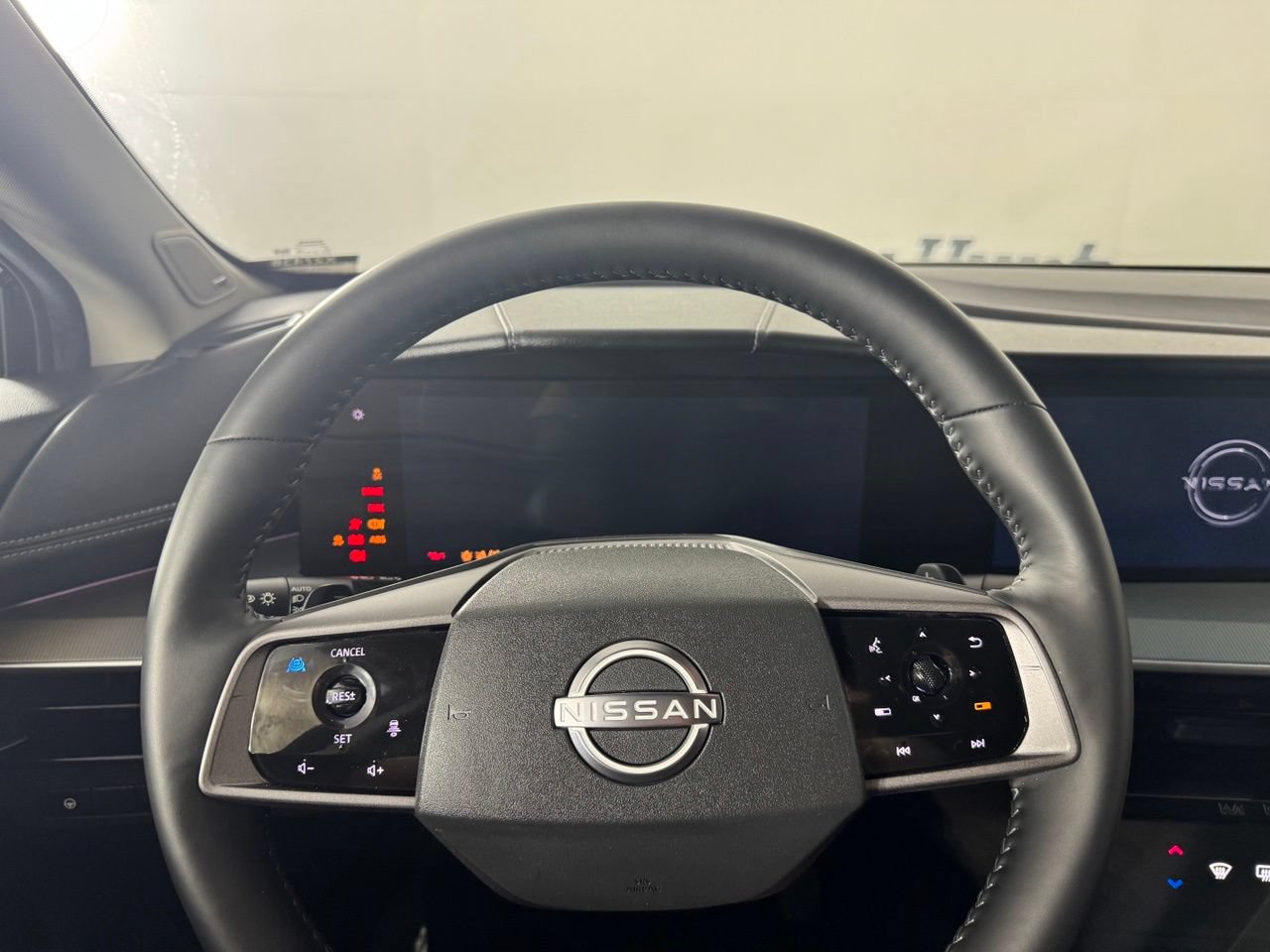 Used 2025 Nissan Murano SL AWD/4WD image 13