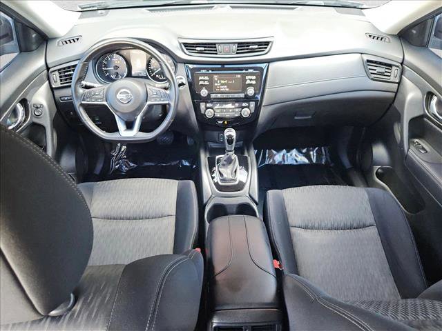 Used 2017 Nissan Rogue SV image 17